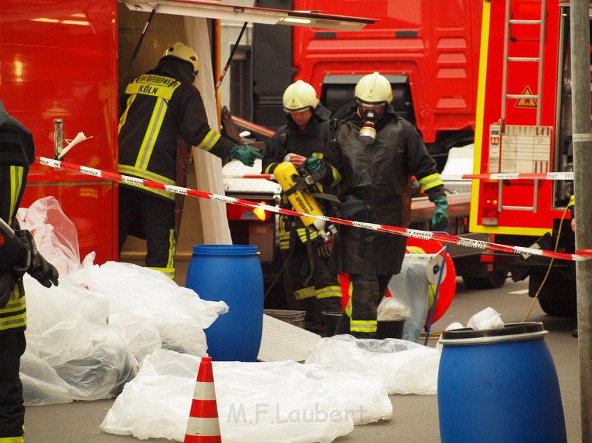 Weisses Pulver im Buero gefunden Koeln Porz Mitte Hauptstr P336.JPG